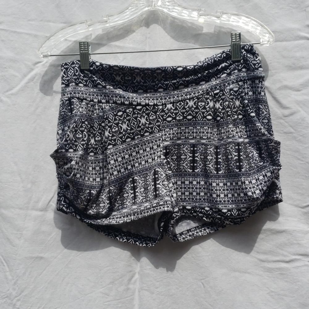Stretchy lounge shorts